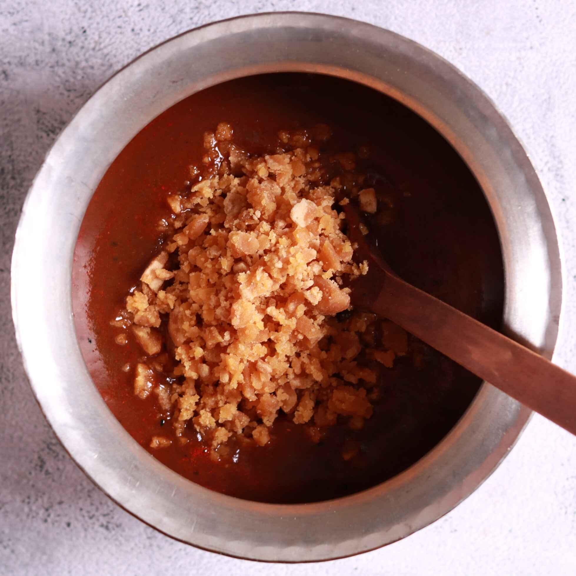 Tangy tamarind with jaggery