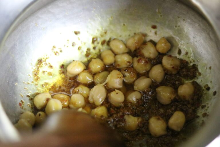 Chole meets sizzling tempering