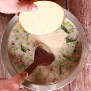 Cooking semolina in pan