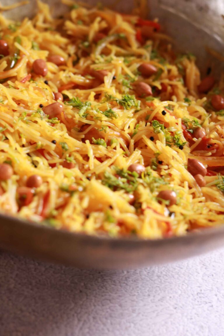 Coriander Peanut Garnished Upma (Semiya Upma)