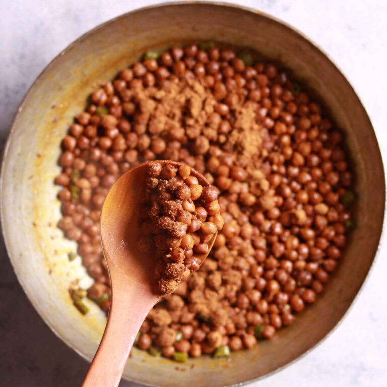 Flavorful chana masala sprinkle.