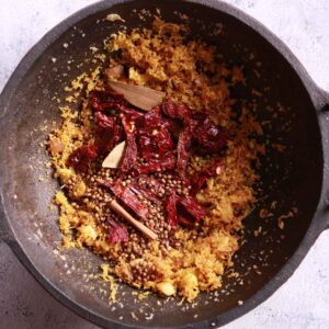 Cool mixture spices in Goan Crab Curry Recipe