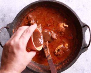 Tamarind pulp cooking in Goan Crab Curry Recipe