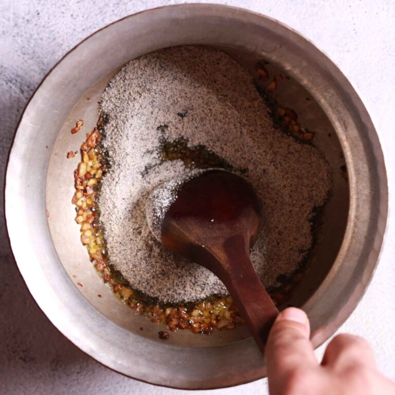 Sautéing urad dal