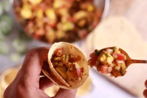 Filling poppadum cones