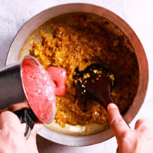 Tomato puree cooking