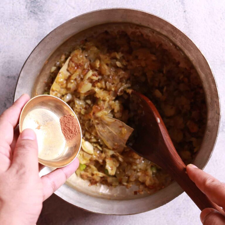 Adding cinnamon powder for chicken liver fry recipe