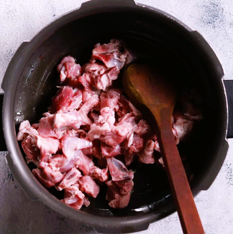 Sautéing mutton pieces