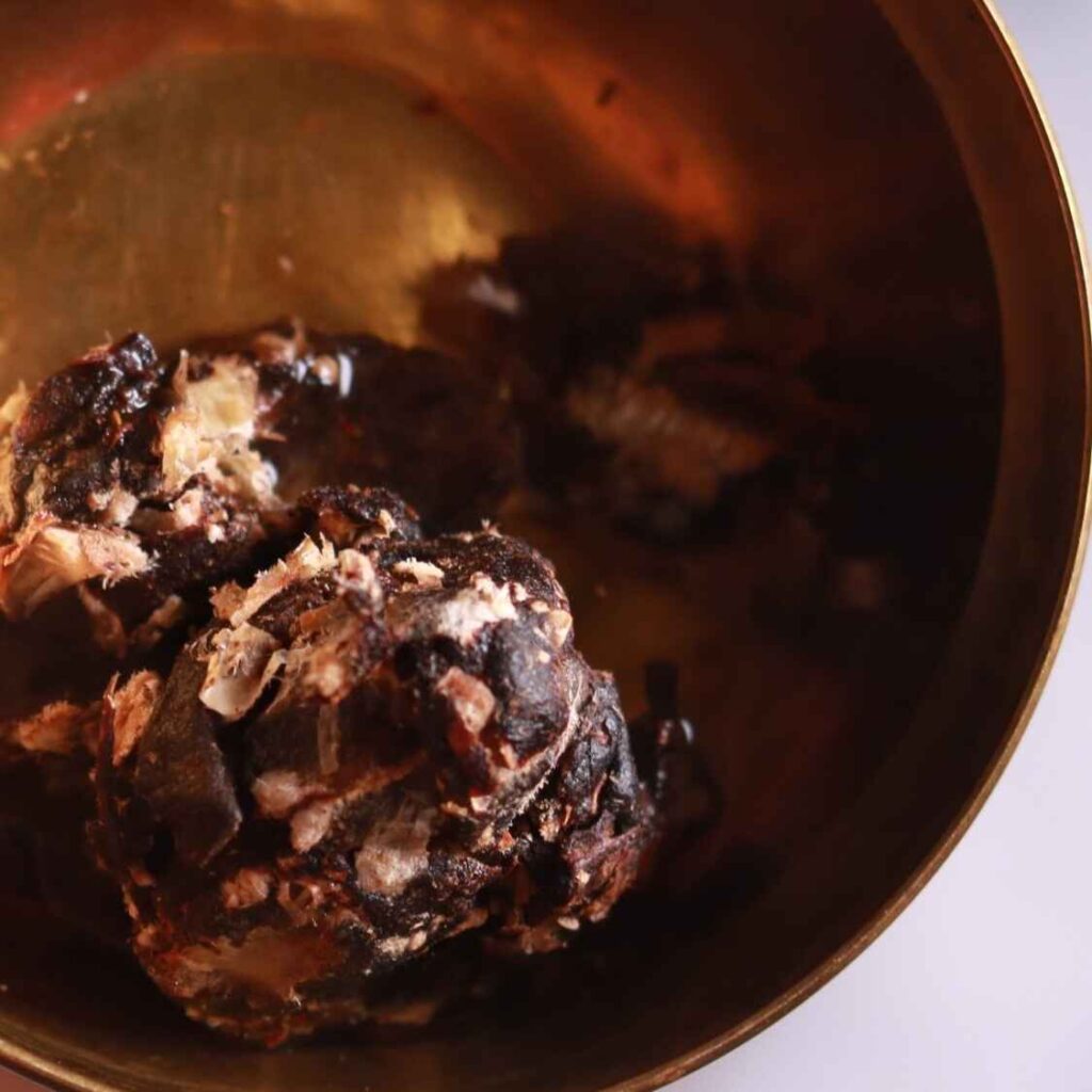 Soak tamarind