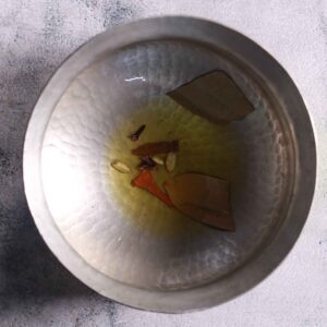 Adding whole spices to ghee