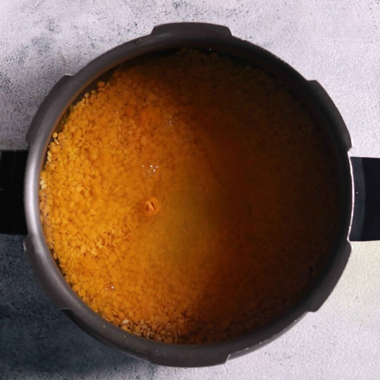 Cooking dal in pressure cooker