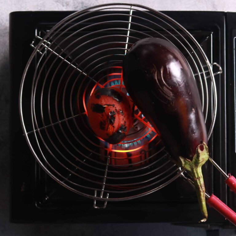 Roasting eggplant and tomato