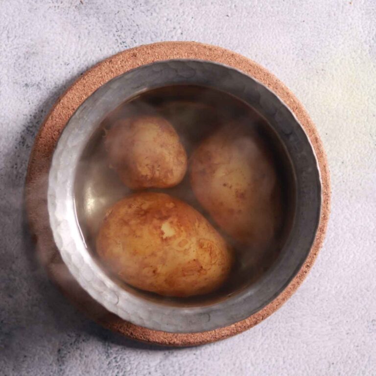 Boiling and peeling potatoes