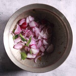 Cooking sliced onions