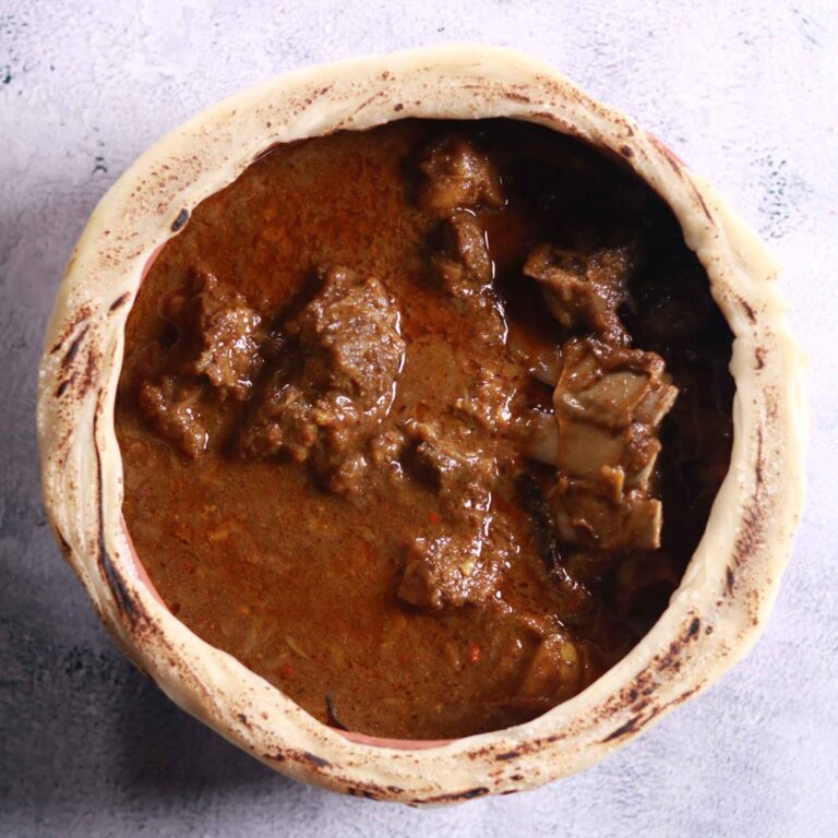Removing seal from cooking pot