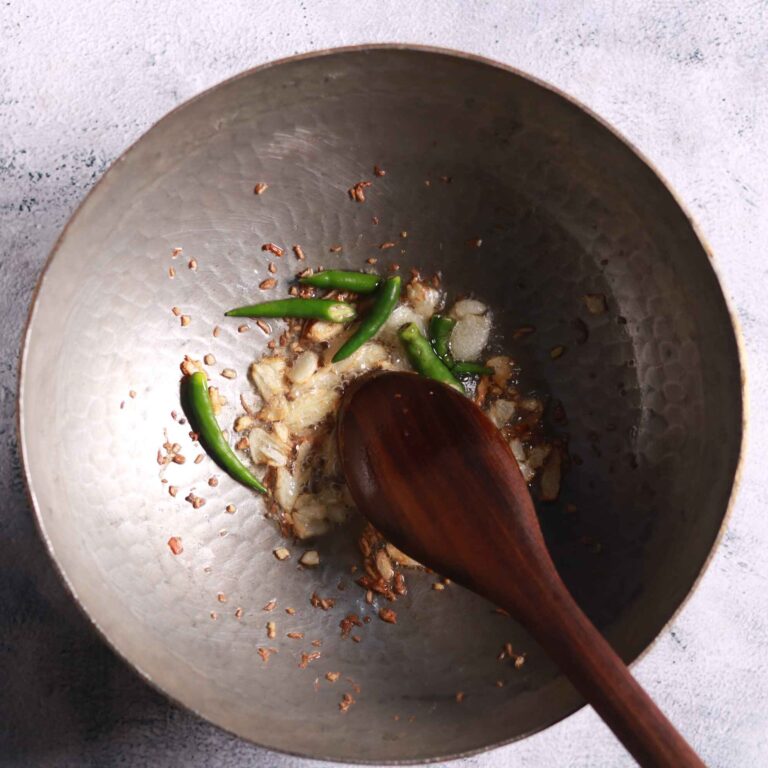Sautéing green chilies