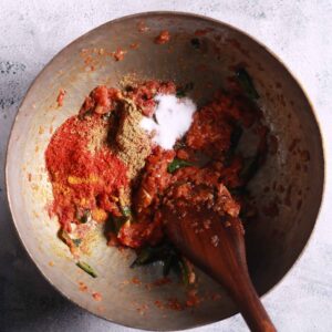 Cooking aromatic spices