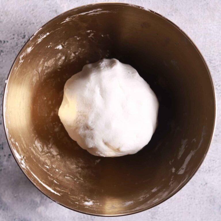 Kneading rice flour dough