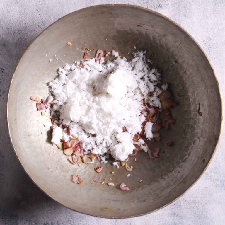 Roasting grated coconut