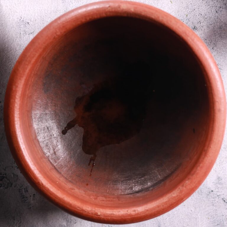 Heating oil in pot