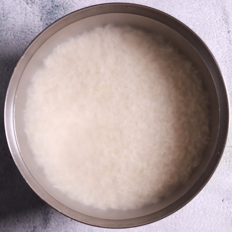 Soaking basmati rice