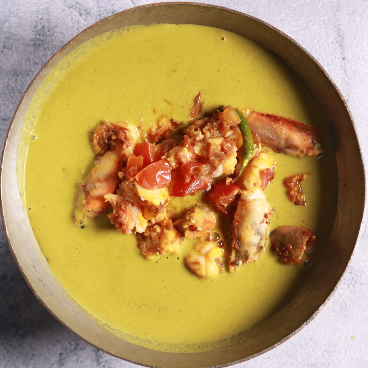 Mixing prawns masala