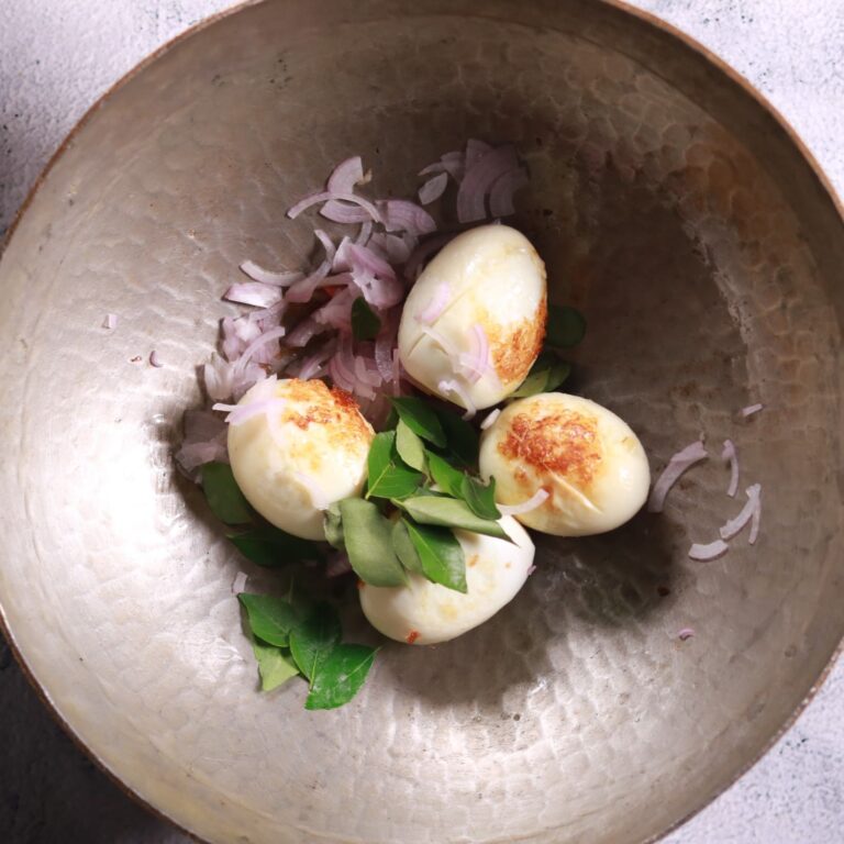 Sautéing shallots curry leaves