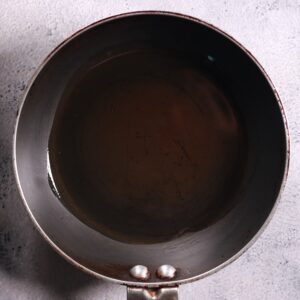 Heating oil pan