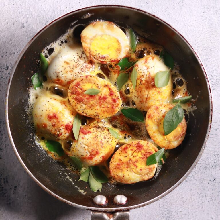 Seasoning fried eggs