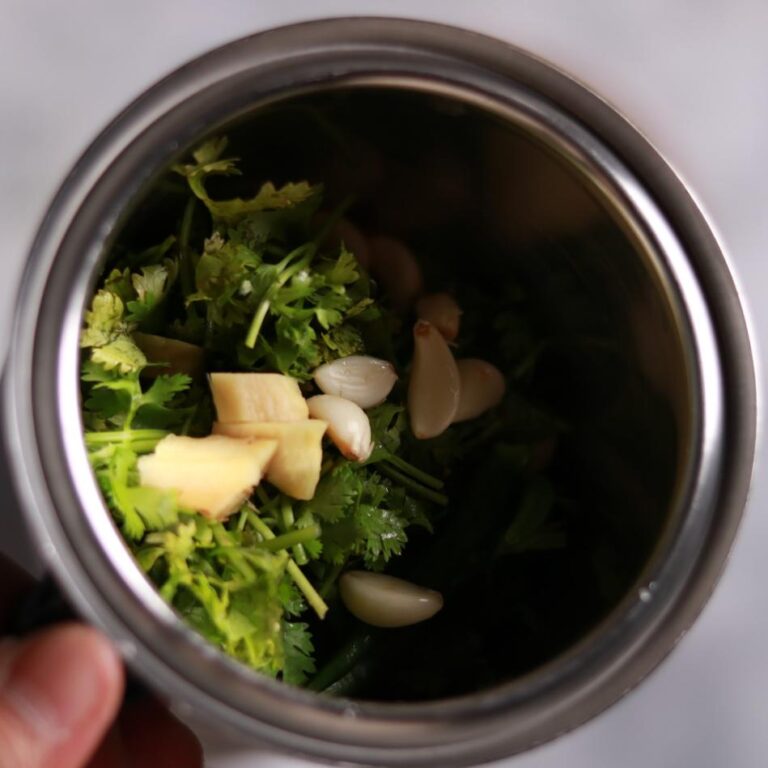 Green chilli ginger paste