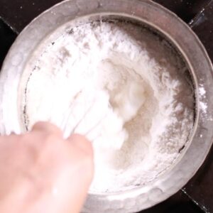 Mixing rice flour dough