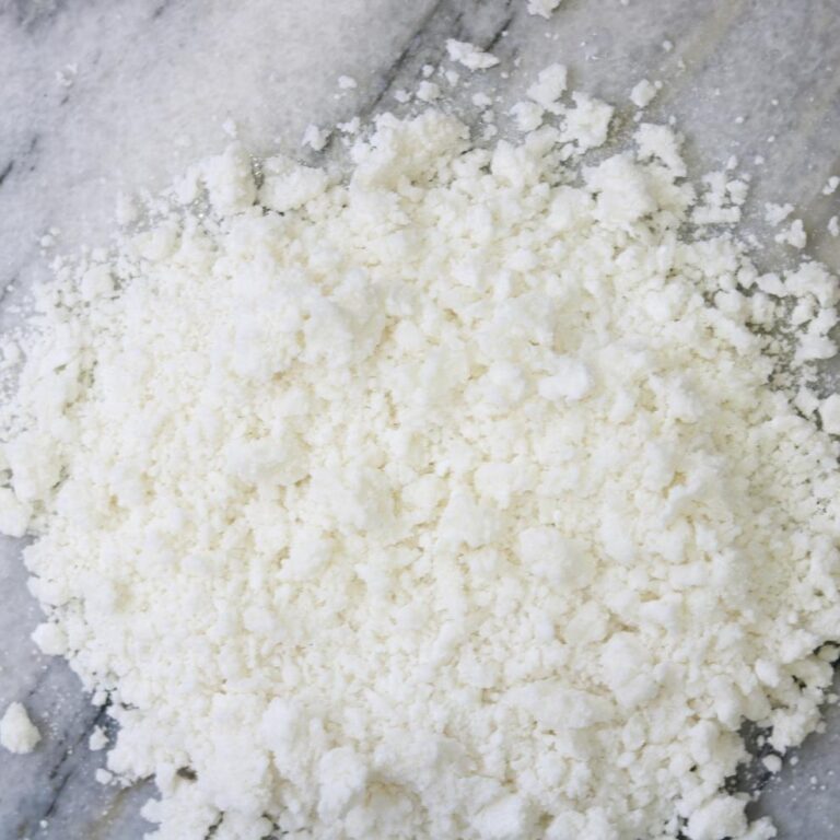 Kneading rice flour dough
