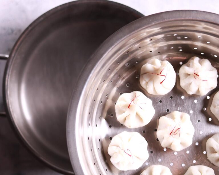 Arrange modaks steamer
