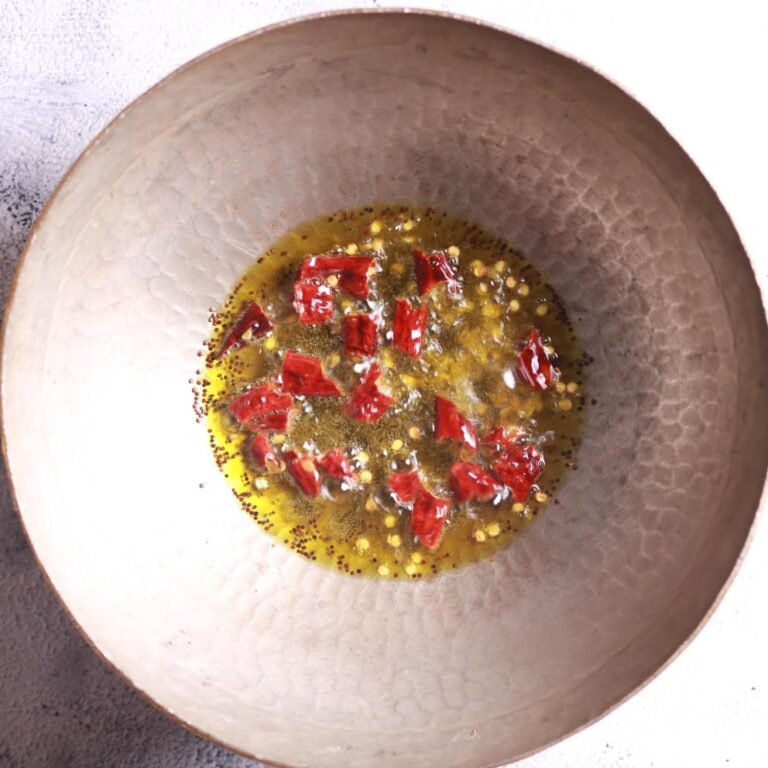 frying dry red chillies
