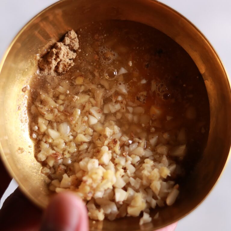 Smooth spice paste mixing
